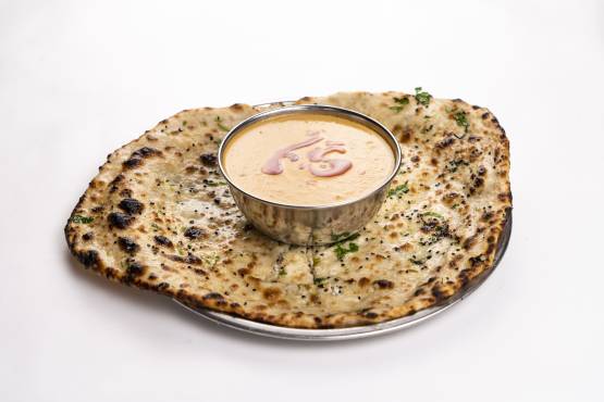 Cheese Naan With Gravy